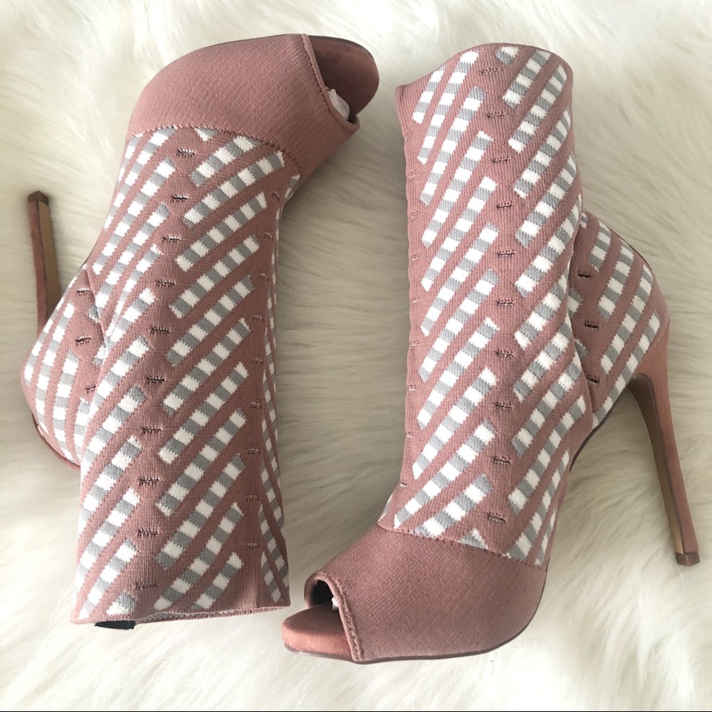 Brand New Mauve Booties